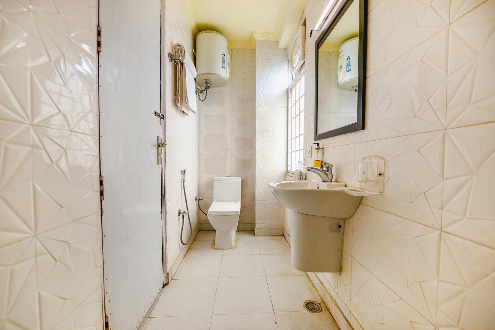 Fabhotel Ishtara Auberge - Nr Yashobhoomi Convention Centre Ню Делхи Екстериор снимка
