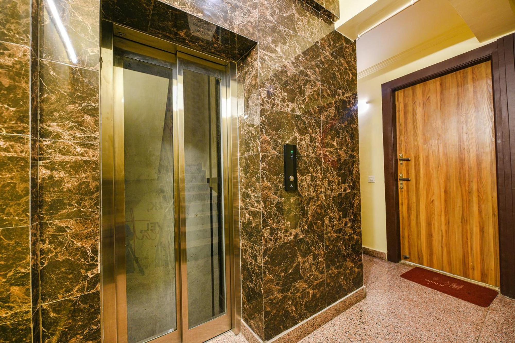 Fabhotel Ishtara Auberge - Nr Yashobhoomi Convention Centre Ню Делхи Екстериор снимка